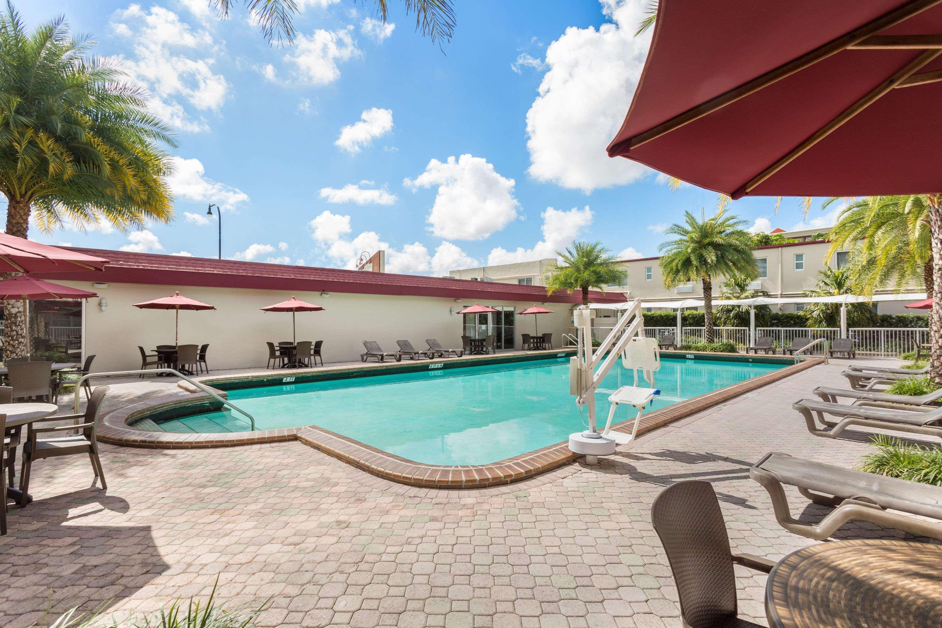 Ramada By Wyndham Miami Springs/Miami International Airport Hotel Ngoại thất bức ảnh