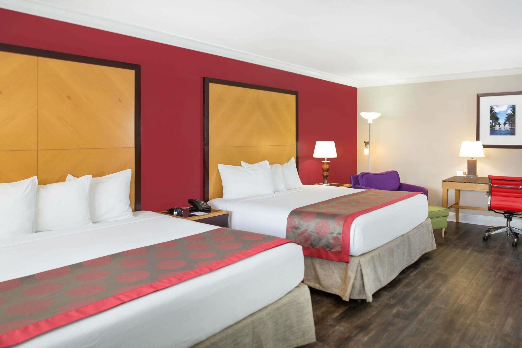 Ramada By Wyndham Miami Springs/Miami International Airport Hotel Ngoại thất bức ảnh